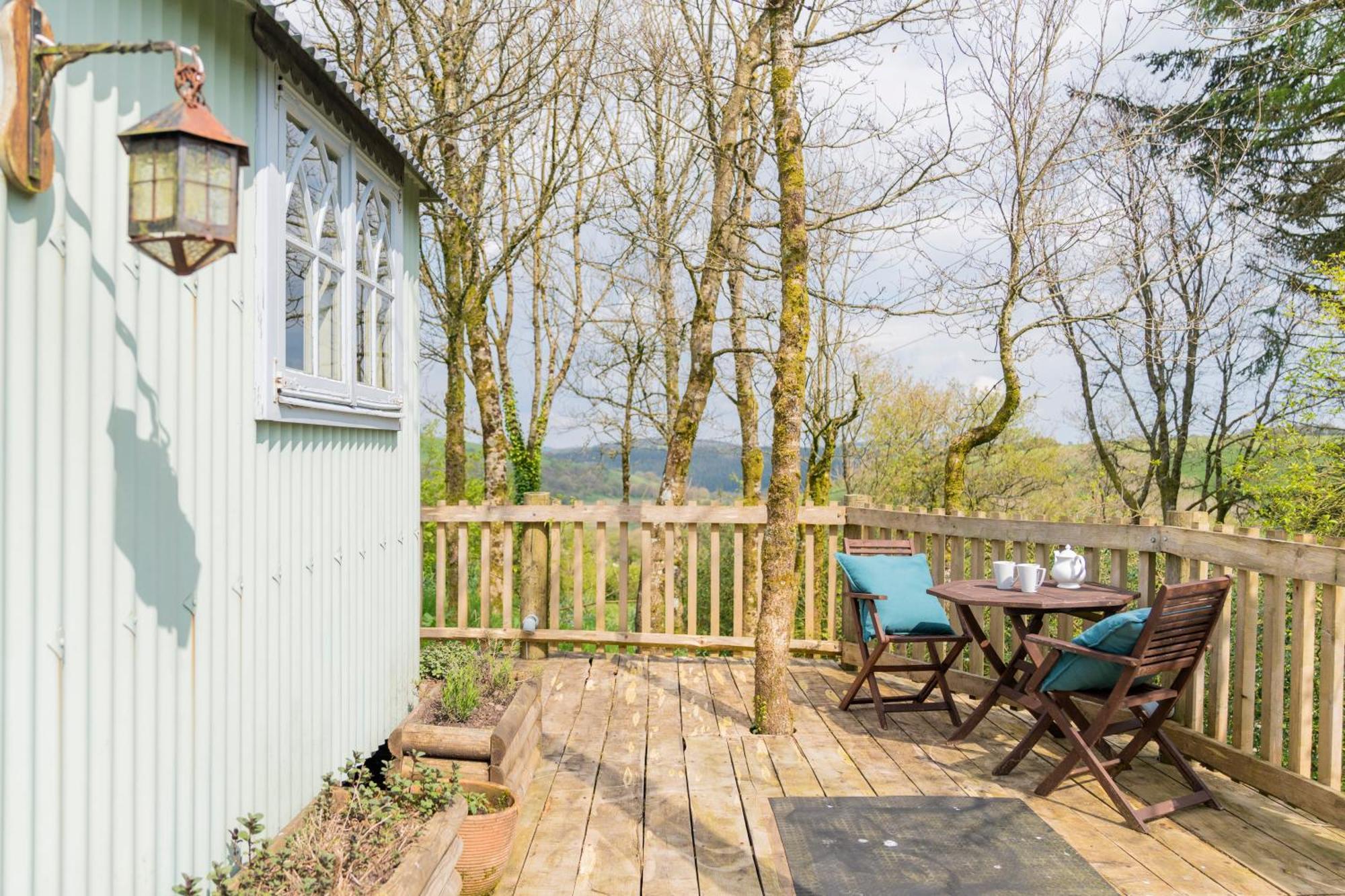 Llethrau Forest & Nature Retreats Найтон